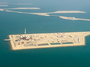 Manifa oil field, featuring artificial islands, is a symbol of recent Saudi Arabian oil production expansion. Image: Society of Petroleum Engineers.