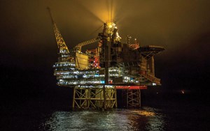 Statoil’s Gina Krog platform at night, just after installation of the final module last August. Recent and upcoming offshore facilities are reflecting the new reality imposed by shattered oil prices on the full scope of offshore applications, topside, subsea and downhole. Photo by Øyvind Torjusen, courtesy of Statoil.
