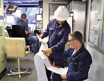 Real-time LWD imaging data allows decisions to be made while drilling.