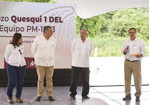 Fig. 1. Pemex General Director Octavio Romero Oropeza (far right) and Mexican President Andrés Manuel López Obrador (second from right) visited the Quesqui discovery wellsite in December and offered congratulatory comments to local oilfield workers. Image: Pemex.