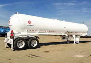 Dragon’s LPG transport trailers are available in 10,600- and 12,600-gal-capacity versions. The ruggedly built trailers are 44 ft in length and weigh about 22,800 lb.