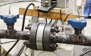 The circumferential, differential pressure, primary flow element of a TORUSWEDGE assembly, fitted between the hammer unions, is often used in a rig’s high-pressure fluid cycle. Photo: Bell Technologies, LLC