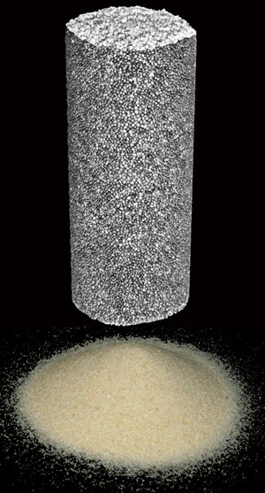 Fig. 5. Consolidated kRT 100 proppant pack (top), versus uncoated 100 mesh sand (bottom).