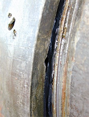 Fig. 1. Connection failures related to stress-corrosion cracking reduce casing life.