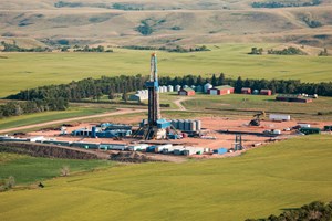 A rig at work on Hess’ 569,000-net-acre Bakken leasehold, where it plans to have six rigs making hole by year-end. Image Hess Corp.