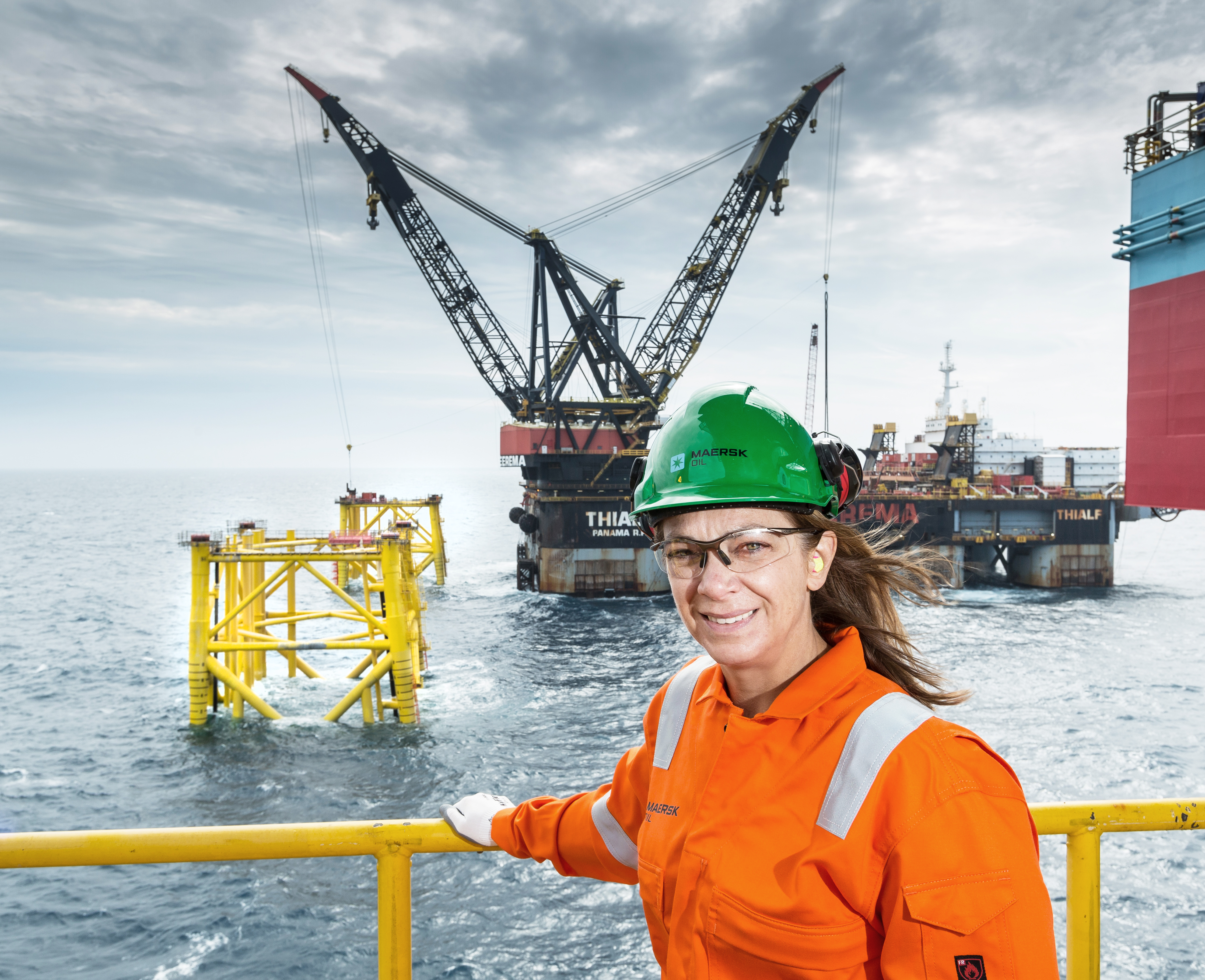 ABERDEEN - The number of workers on offshore oil and gas installations decr...