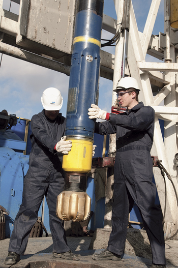 The Baker Hughes Brazil team conducted onshore and offshore tests to gauge the capabilities of a new-generation RSS system, and MWD technologies in drilling through salt for a maximum DLS of 3.95°/30 m with only 81% of the RSS steer force.