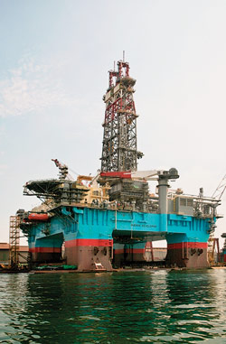 Norway’s Statoil declared force majeure on its contract for the Maersk Developer semisubmersible in June, during the US Gulf of Mexico deepwater drilling moratorium. Before resuming its original contract with Statoil, the semi will first drill a well for ExxonMobil, which should be complete in the early spring.