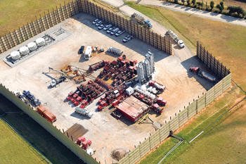Fig. 3. A Halliburton fracing configuration at a Barnett Shale location. The service company’s AccessFrac technology has been employed in more than 50 Barnett applications. 