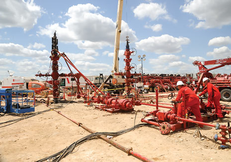 WO0115_Inyang_Hydraulic_Fracturing_Fig_00.jpg WO0115_Inyang_Hydraulic_Fracturing_Fig_00.jpg