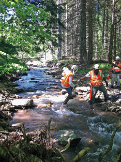 A CGGVeritas multi-client seismic program in difficult terrain in the Marcellus Pennsylvania area, based on flexible, cable-less operations using the Sercel UNITE system. Photo courtesy of CGGVeritas. A CGGVeritas multi-client seismic program in difficult terrain in the Marcellus Pennsylvania area, based on flexible, cable-less operations using the Sercel UNITE system. Photo courtesy of CGGVeritas.